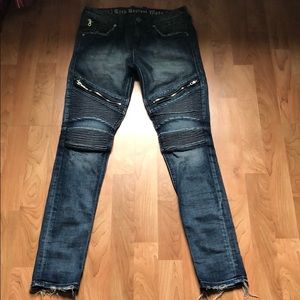 Men's rock revival motto rare find 29/32